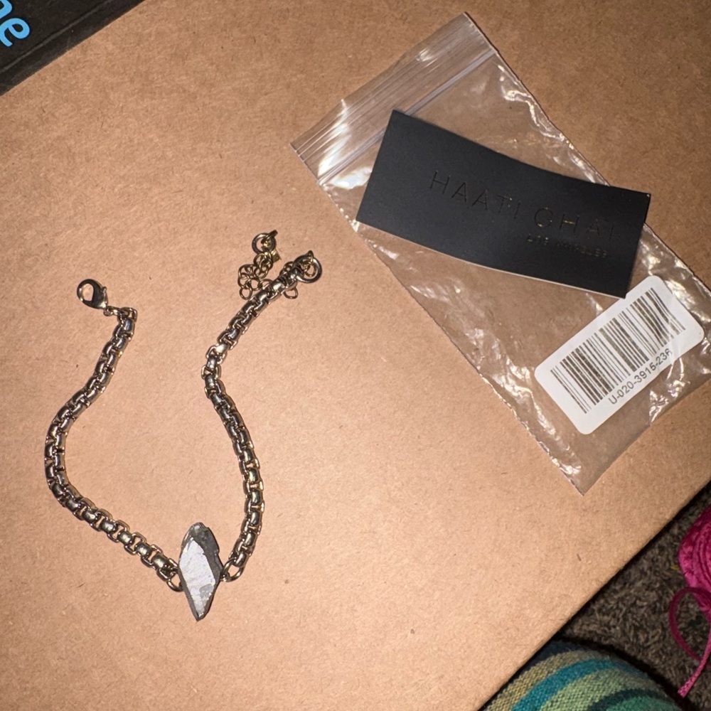 Haati Chai Silver-Tone Chain anklet with Gray Quartz stone